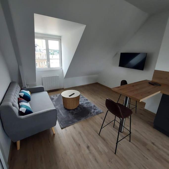 Bel Appartement F2 Hyper Centre Refait A Neuf Coutances Dış mekan fotoğraf